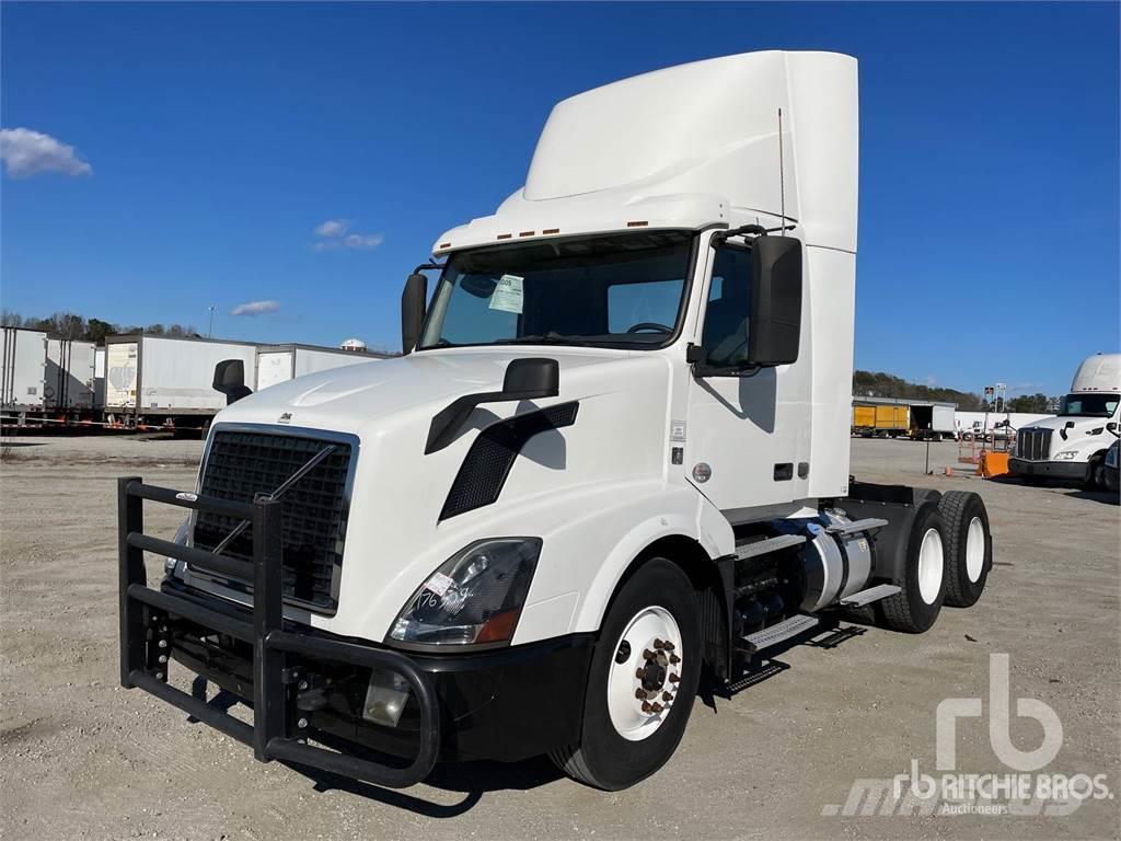 Volvo VNL300 Camiones tractor