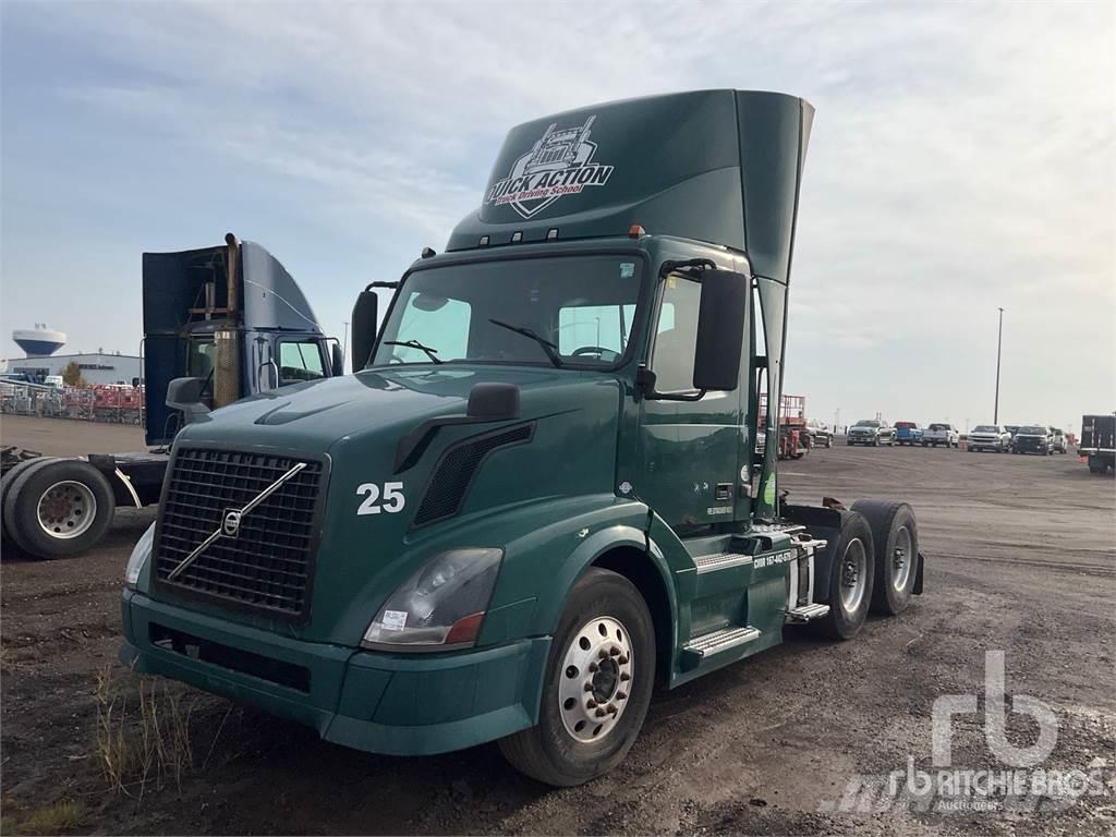 Volvo VNL300 Camiones tractor