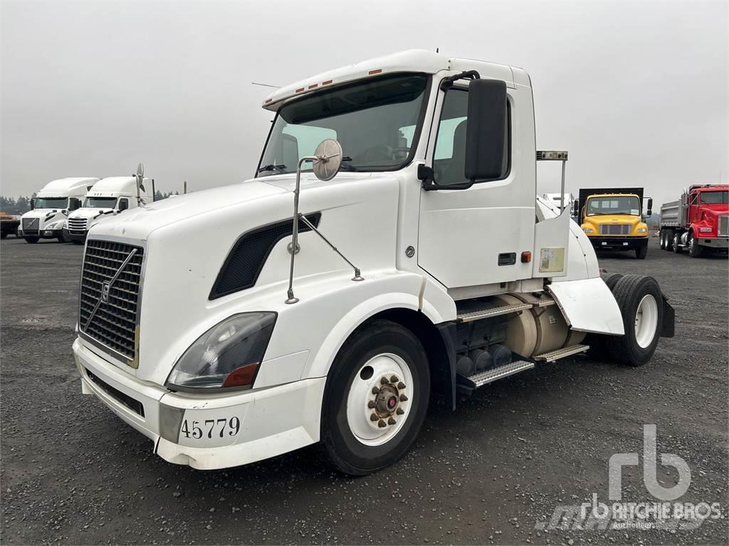 Volvo VNL300 Camiones tractor