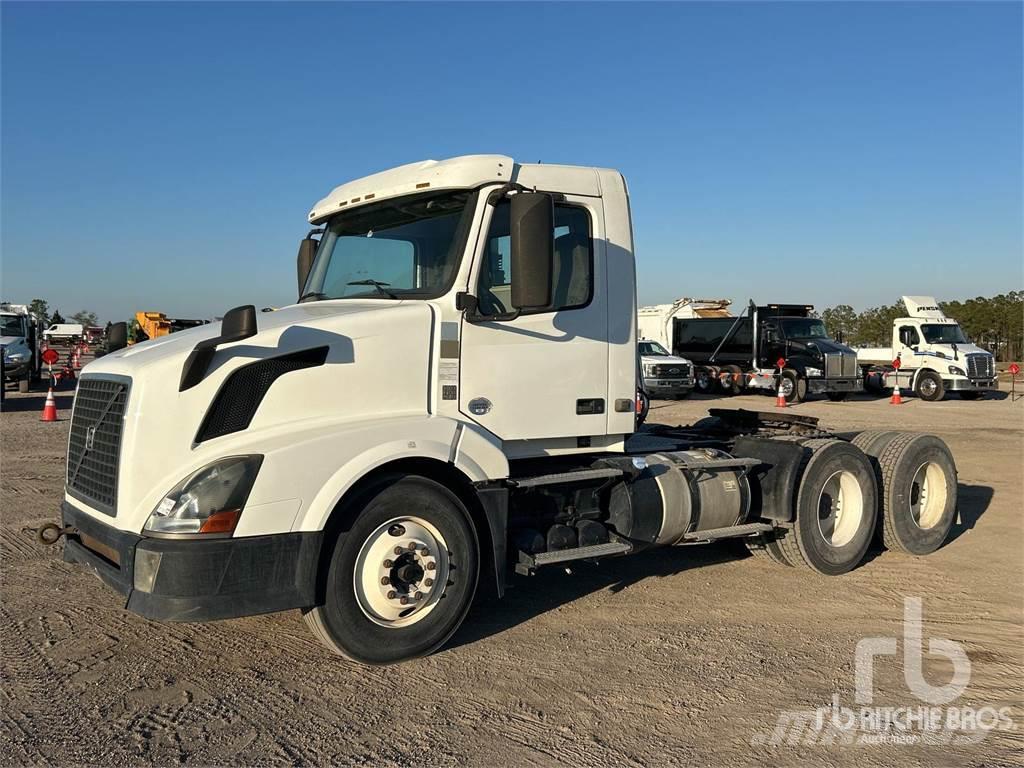 Volvo VNL300 Camiones tractor