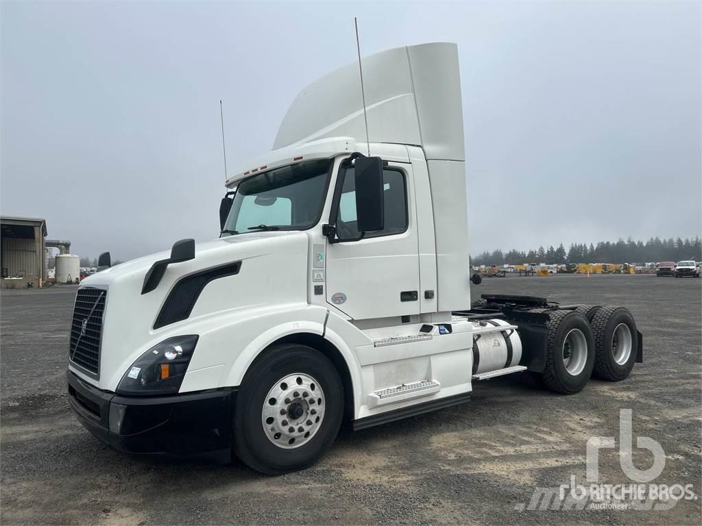 Volvo VNL300 Camiones tractor