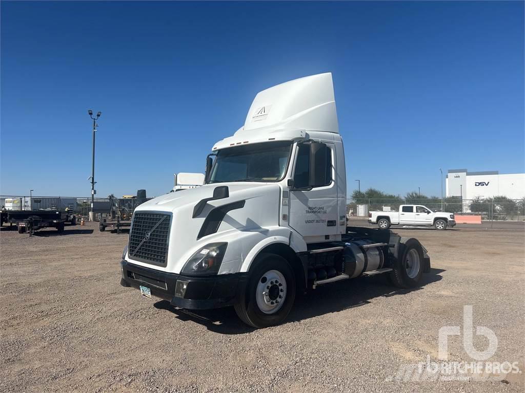 Volvo VNL300 Camiones tractor