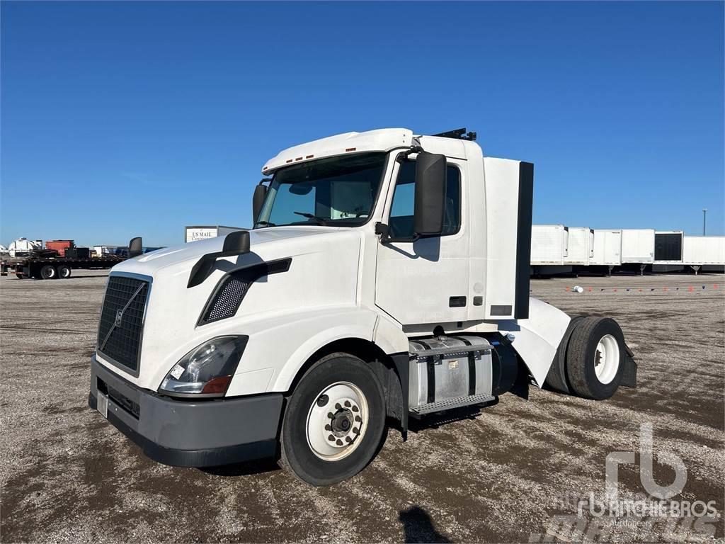 Volvo VNL42T Camiones tractor