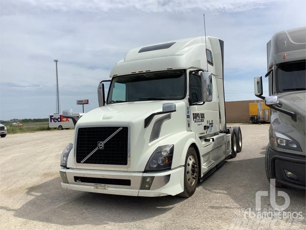 Volvo VNL670 Camiones tractor