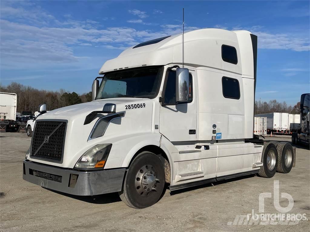 Volvo VNL780 Camiones tractor