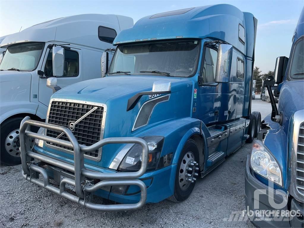 Volvo VNL780 Camiones tractor