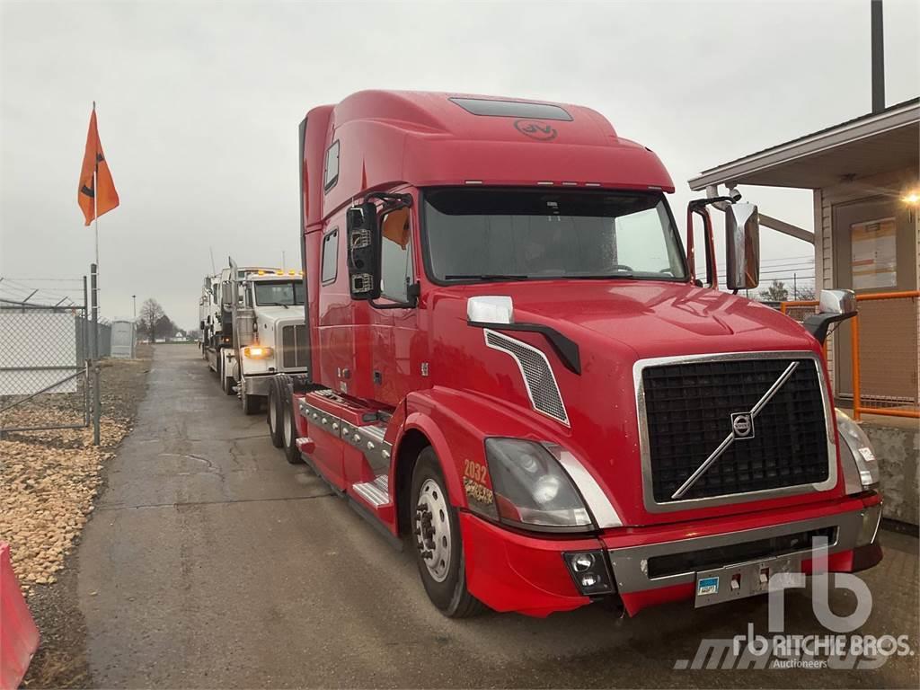 Volvo VNL880 Camiones tractor