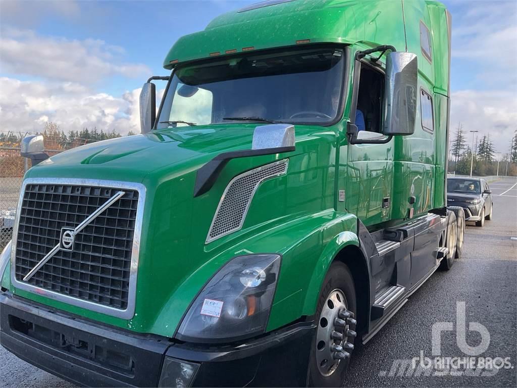 Volvo VNL880 Camiones tractor