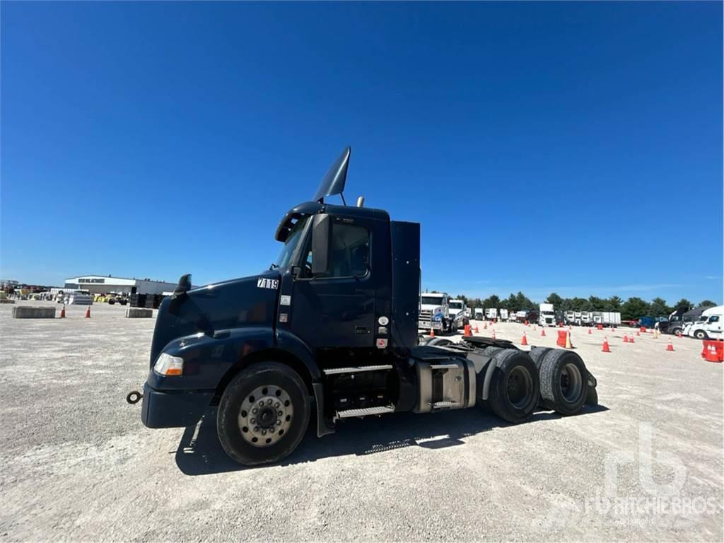 Volvo VNM Camiones tractor