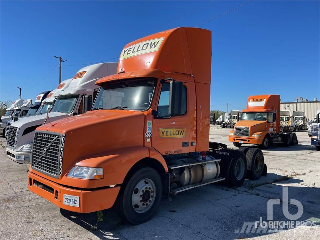 Volvo VNM Camiones tractor