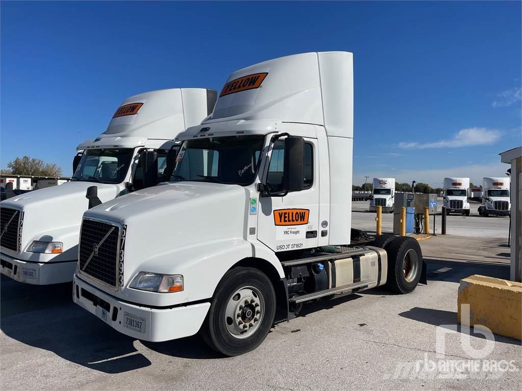 Volvo VNM Camiones tractor