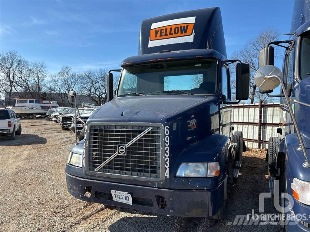 Volvo VNM Camiones tractor