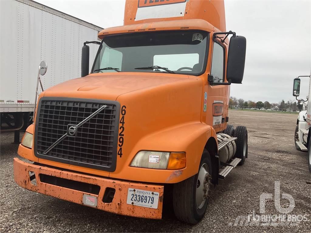 Volvo VNM Camiones tractor