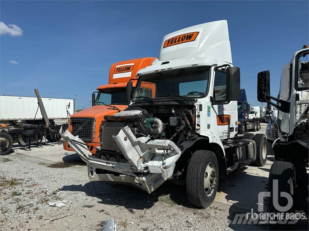 Volvo VNM Camiones tractor