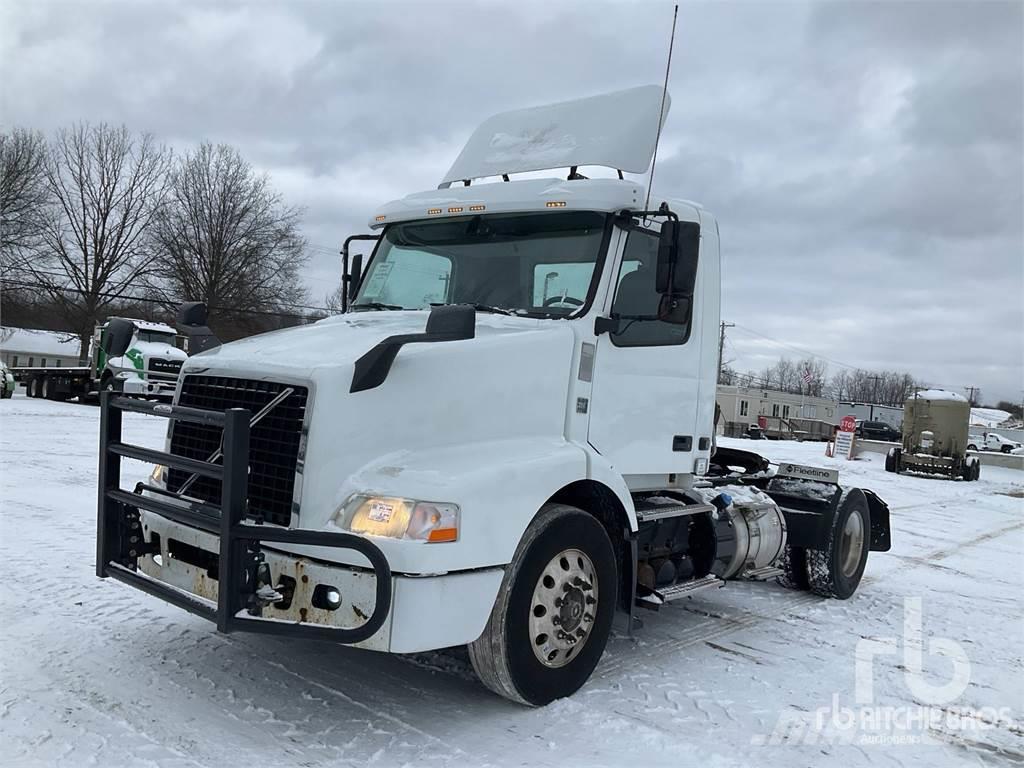 Volvo VNM Camiones tractor