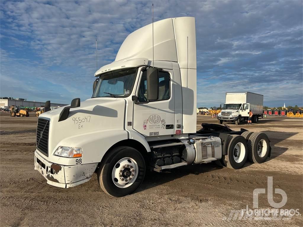 Volvo VNM Camiones tractor