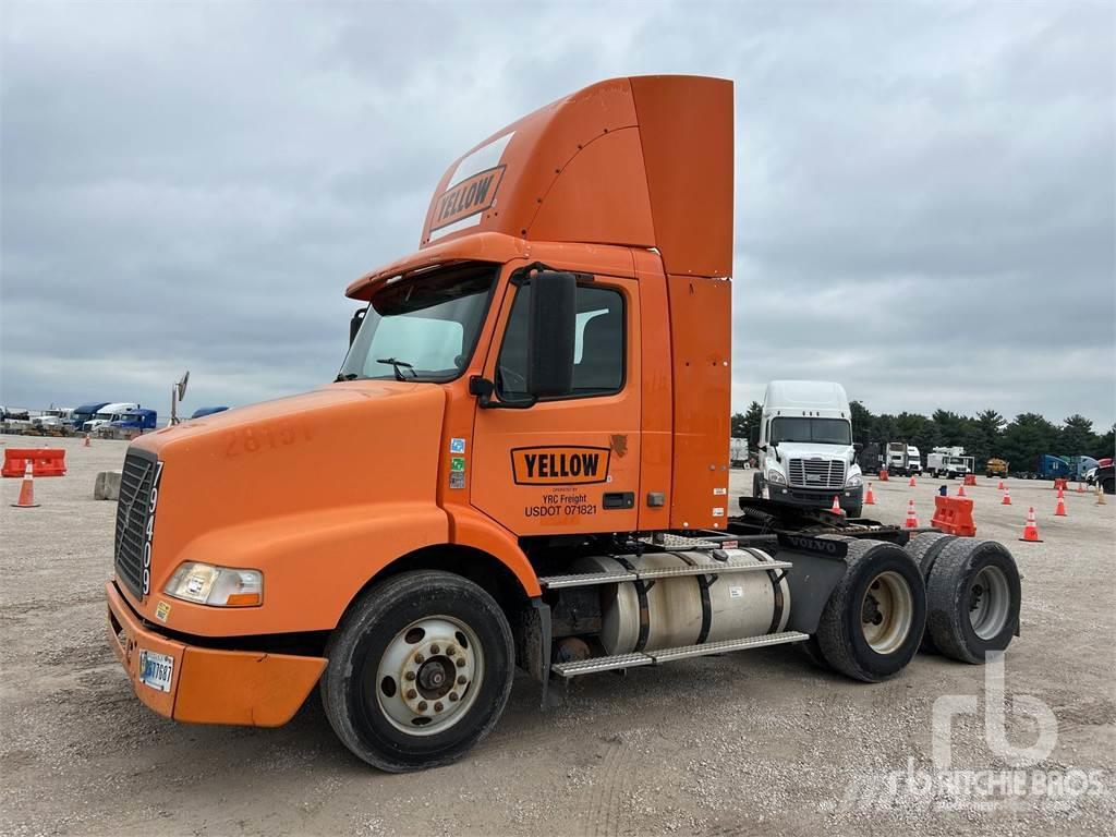 Volvo VNM200 Camiones tractor