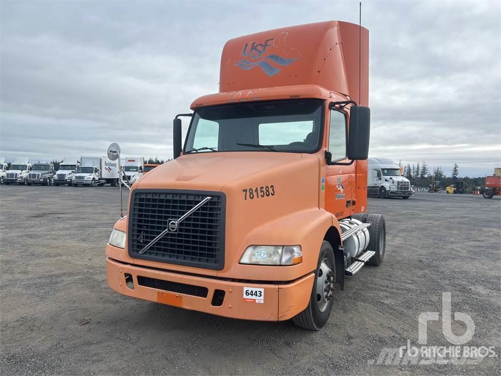 Volvo VNM200 Camiones tractor