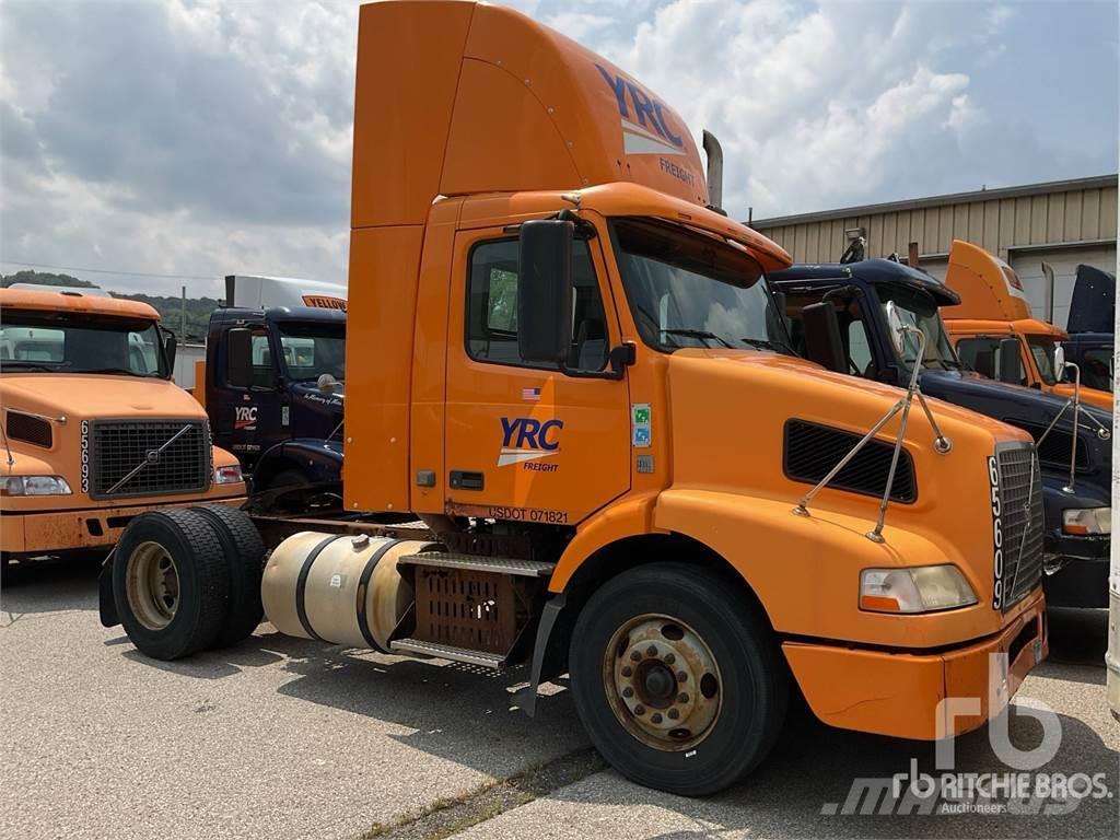 Volvo VNM200 Camiones tractor