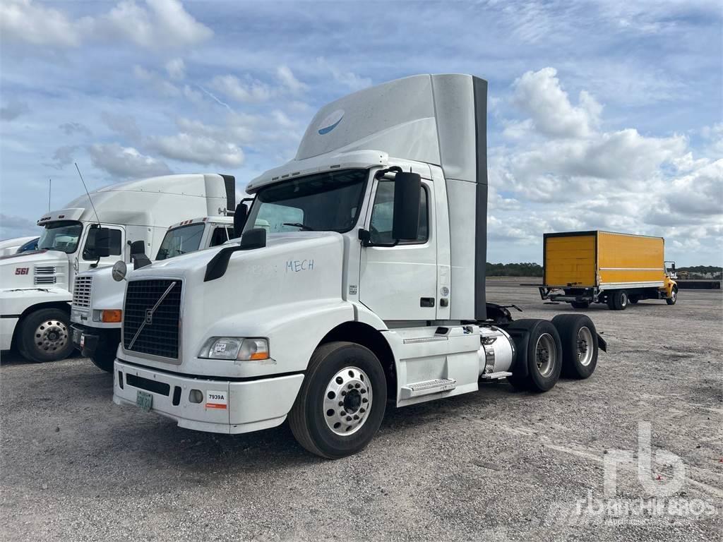 Volvo VNM200 Camiones tractor