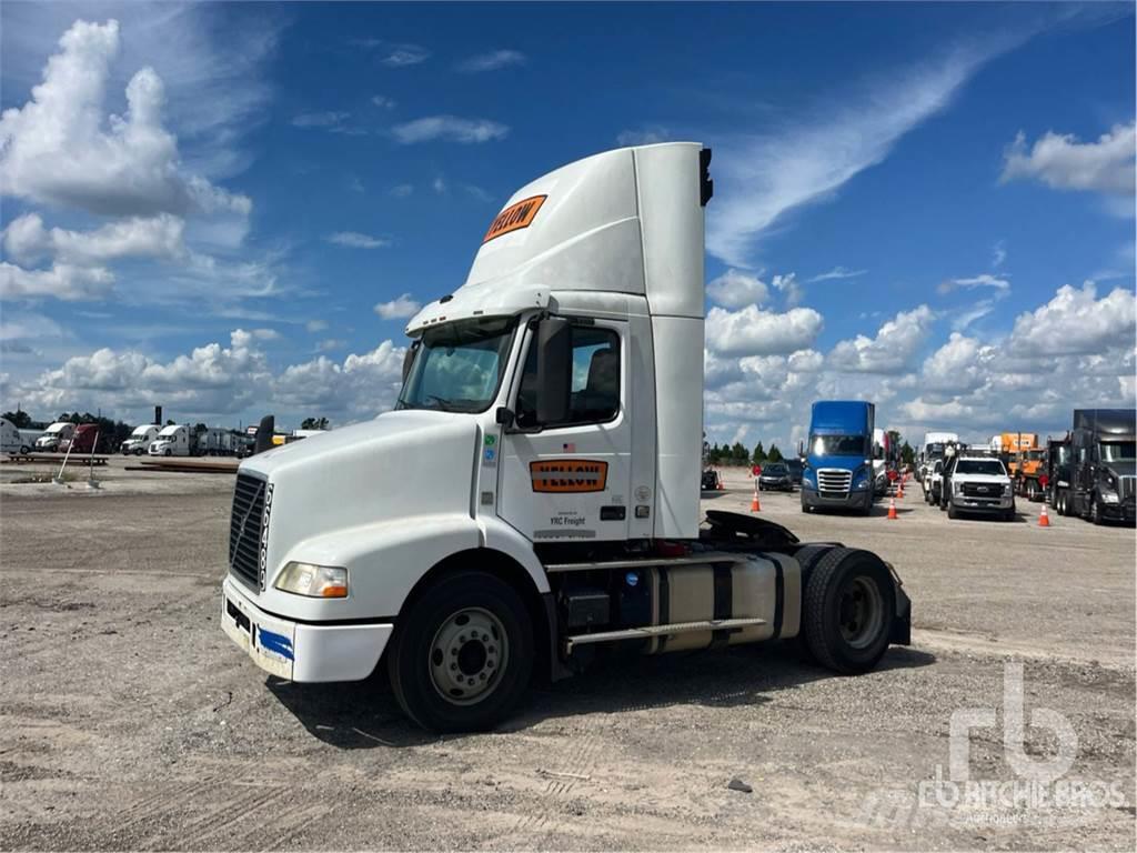 Volvo VNM200 Camiones tractor