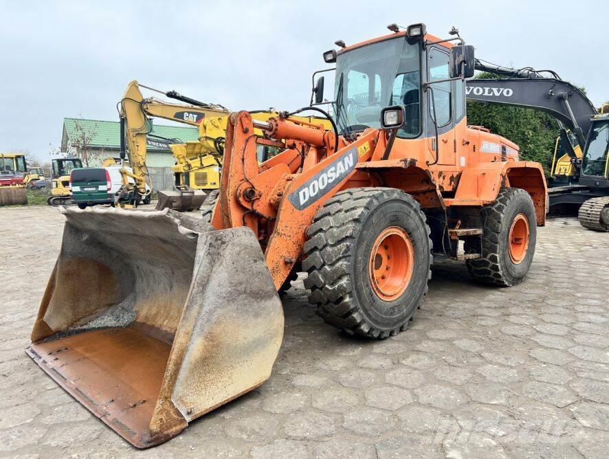 Doosan DL250 Cargadoras sobre ruedas