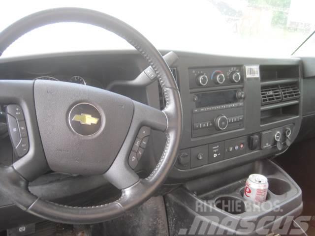 Chevrolet 3500 Camiones con caja de remolque