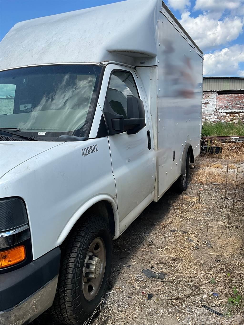 Chevrolet 3500 Camiones con caja de remolque