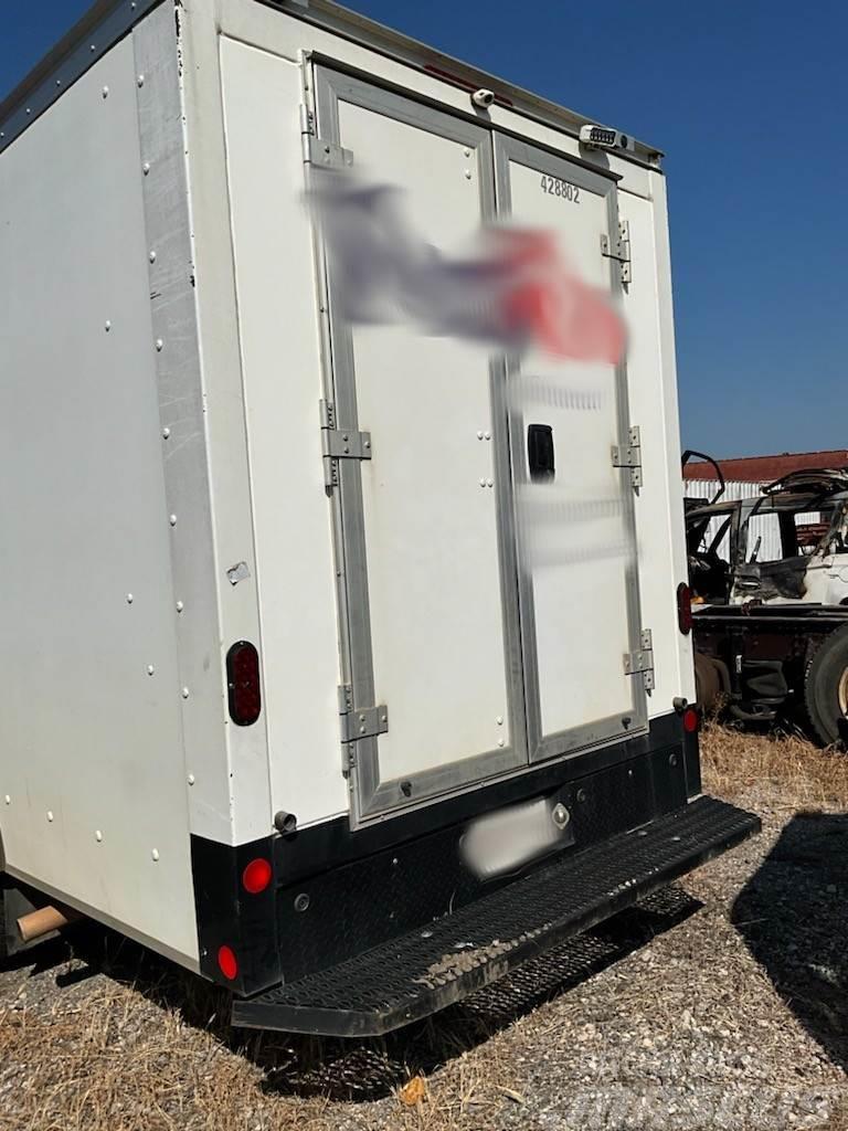 Chevrolet 3500 Camiones con caja de remolque