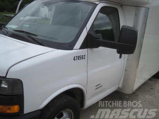 Chevrolet 4500 Camiones con caja de remolque