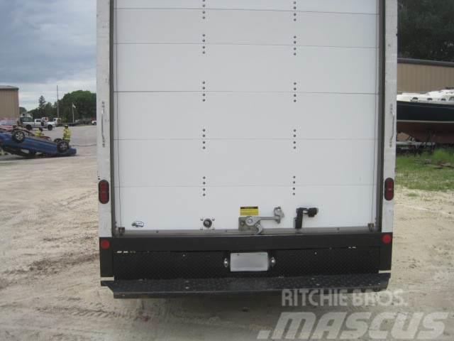 Chevrolet 4500 Camiones con caja de remolque