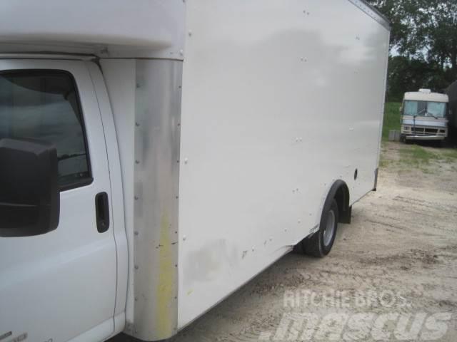 Chevrolet 4500 Camiones con caja de remolque