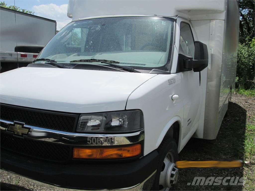 Chevrolet 4500 Camiones con caja de remolque