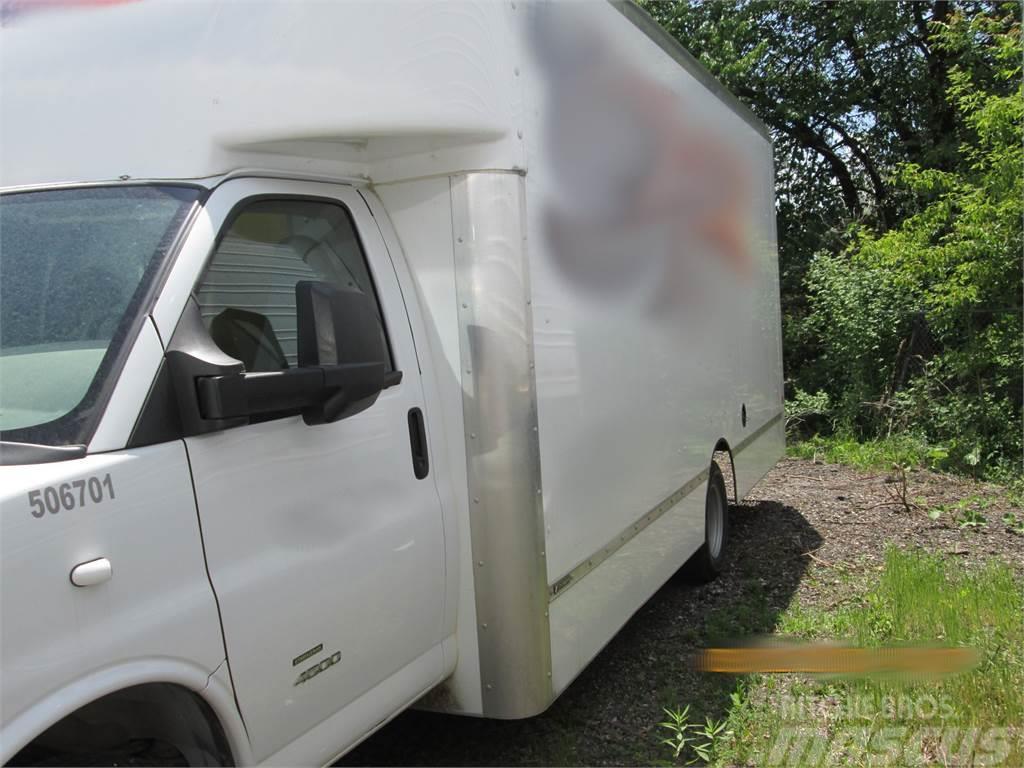 Chevrolet 4500 Camiones con caja de remolque