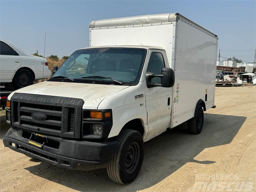 Ford E350 Camiones con caja de remolque