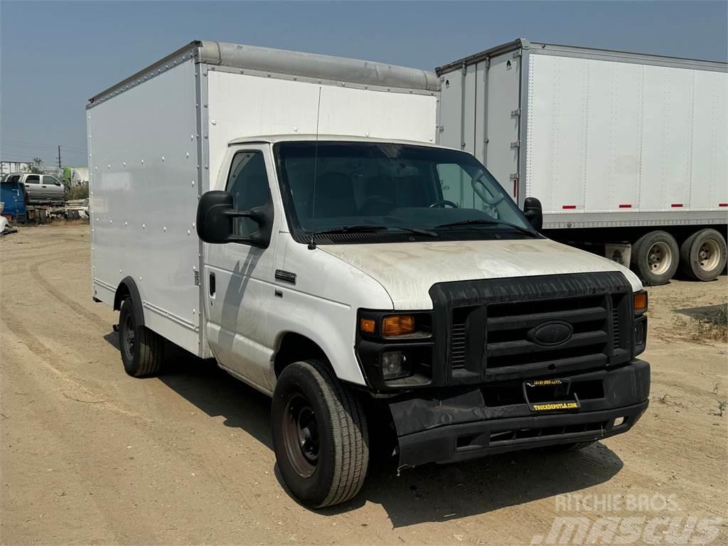 Ford E350 Camiones con caja de remolque