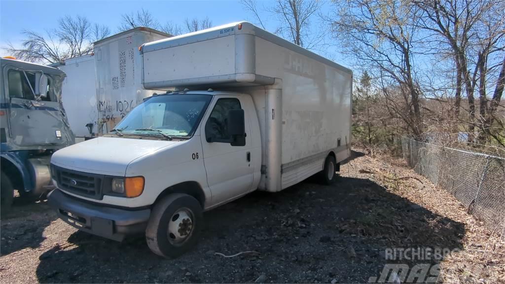 Ford E450 Camiones con caja de remolque