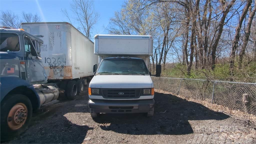 Ford E450 Camiones con caja de remolque