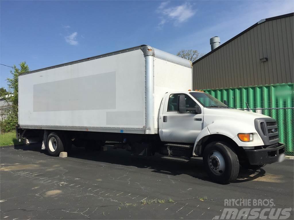 Ford F750 Camiones con caja de remolque