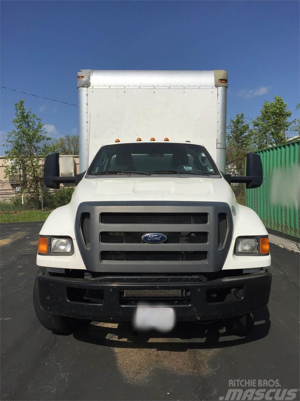 Ford F750 Camiones con caja de remolque