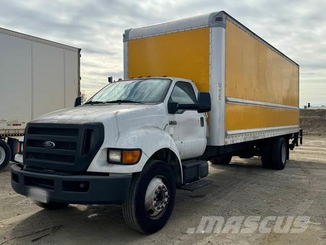 Ford F750 Camiones con caja de remolque