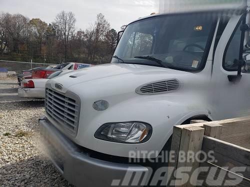 Freightliner M2 Camiones con caja de remolque