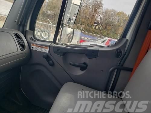 Freightliner M2 Camiones con caja de remolque