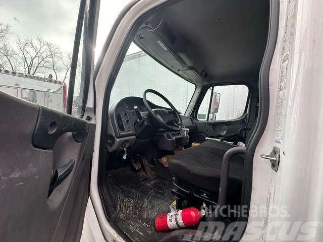 Freightliner M2 Camiones con caja de remolque