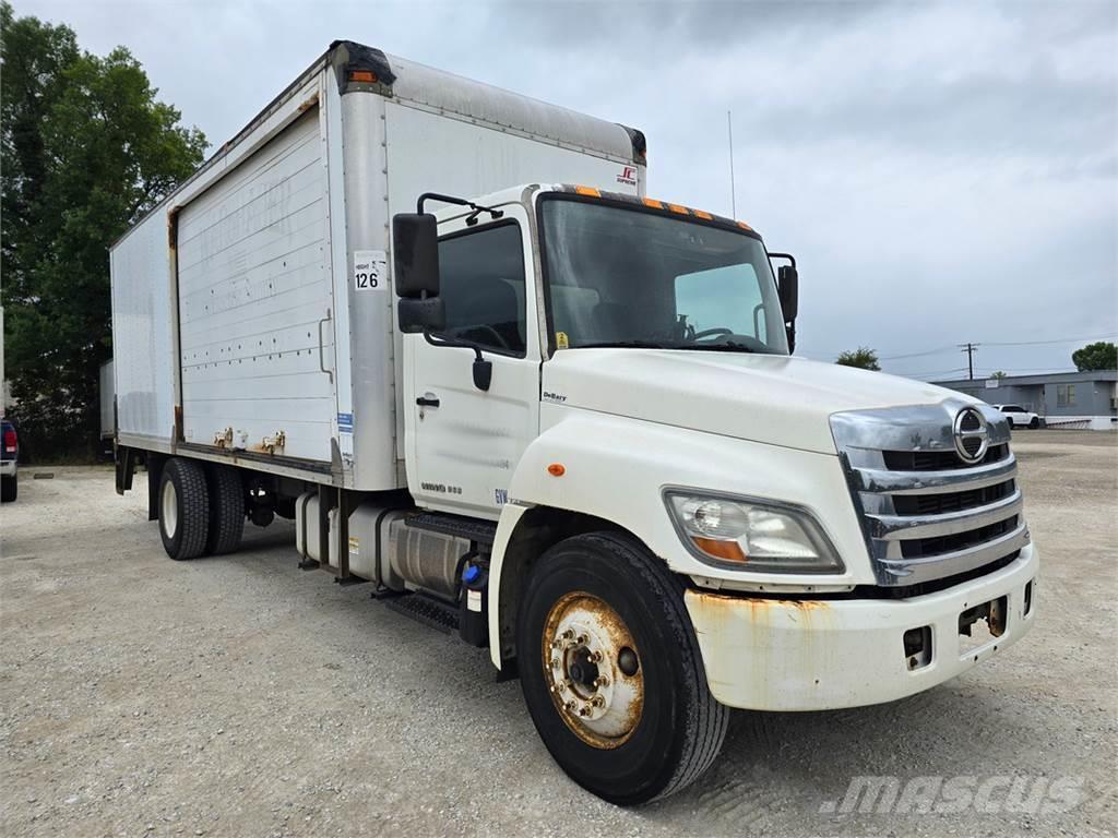 Hino 268 Camiones con caja de remolque