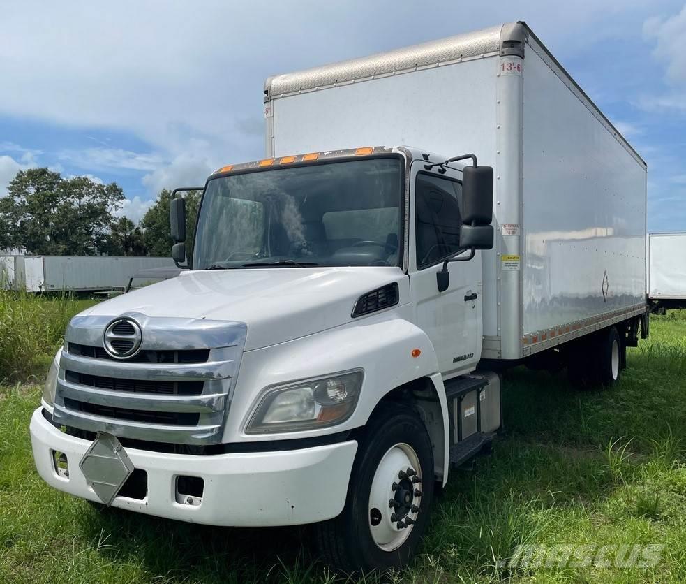 Hino 268A Camiones con caja de remolque