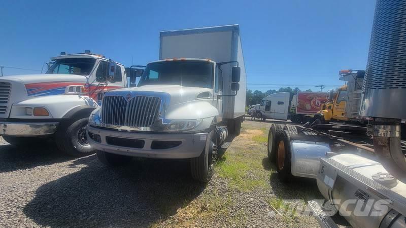 International 4300 Camiones con caja de remolque