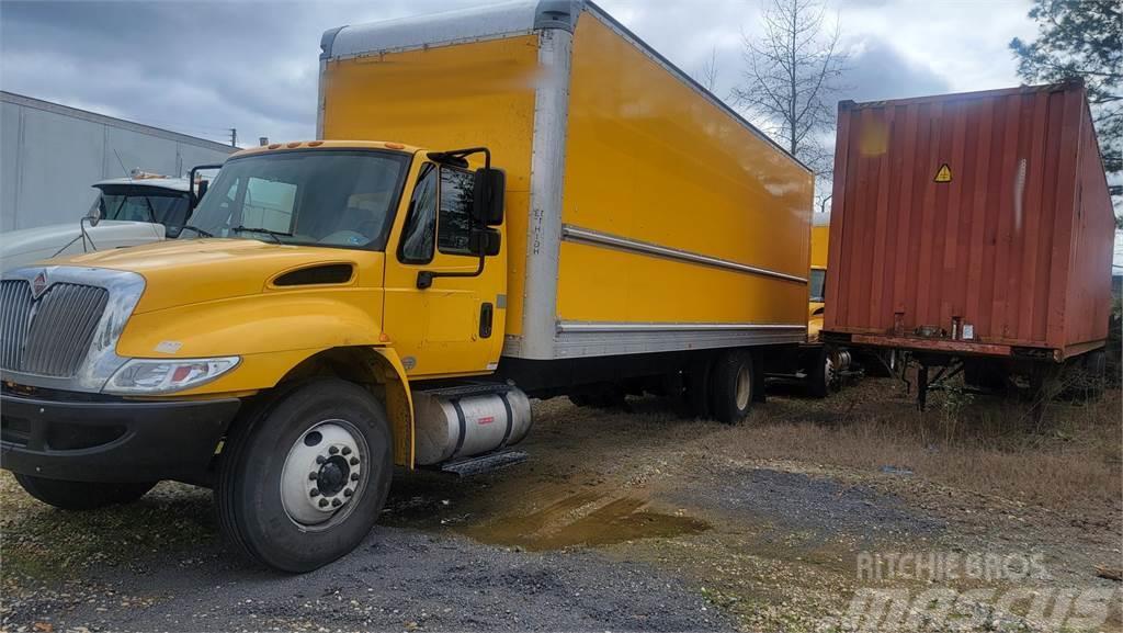 International 4300 Camiones con caja de remolque