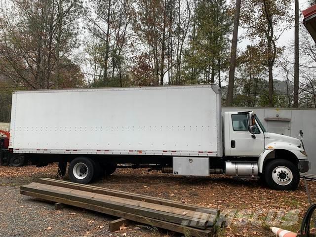 International 4300 Camiones con caja de remolque