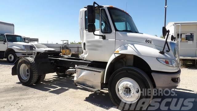 International 4400 Camiones tractor